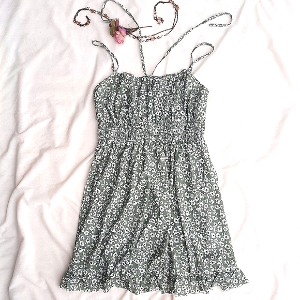 SHEIN Floral Green Sundress, Shirring Empire Waste, Ruffle Hem, Tie String